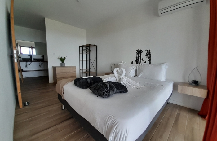 Immeuble de standing  de 4 appartements T2 avec magnifique vue mer et campagne