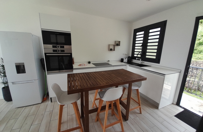 Immeuble de standing  de 4 appartements T2 avec magnifique vue mer et campagne