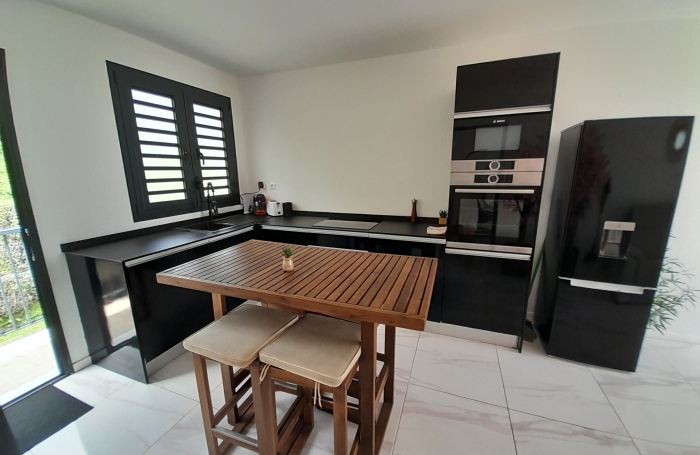 Immeuble de standing  de 4 appartements T2 avec magnifique vue mer et campagne