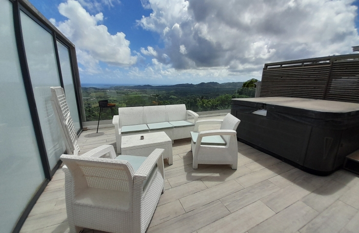 Immeuble de standing  de 4 appartements T2 avec magnifique vue mer et campagne