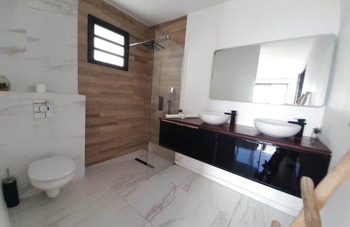 Immeuble de standing  de 4 appartements T2 avec magnifique vue mer et campagne