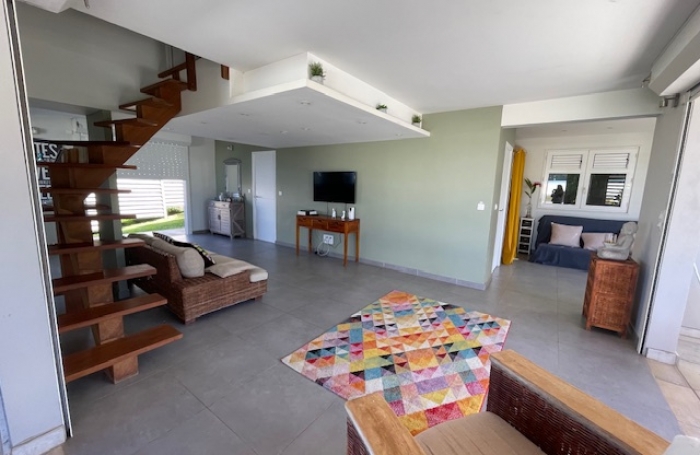 VILLA T4 AVEC PISCINE VUE MER ET double GARAGE