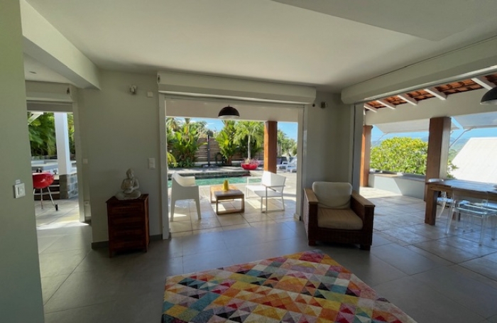 VILLA T4 AVEC PISCINE VUE MER ET double GARAGE