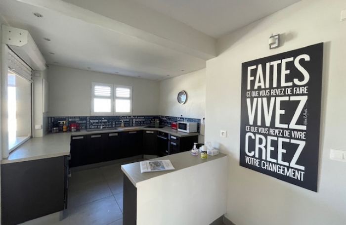 VILLA T4 AVEC PISCINE VUE MER ET double GARAGE