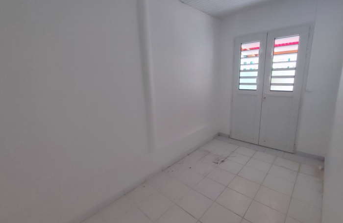 APPARTEMENT T3 BIS RDC - FOND LADA