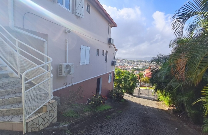 Appartement T3 avec vue mer - FORT DE FRANCE