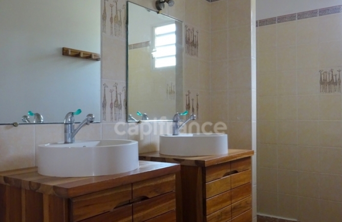 Location Maison 119m&sup2; 5 pi&#232;ces Case-Pilote