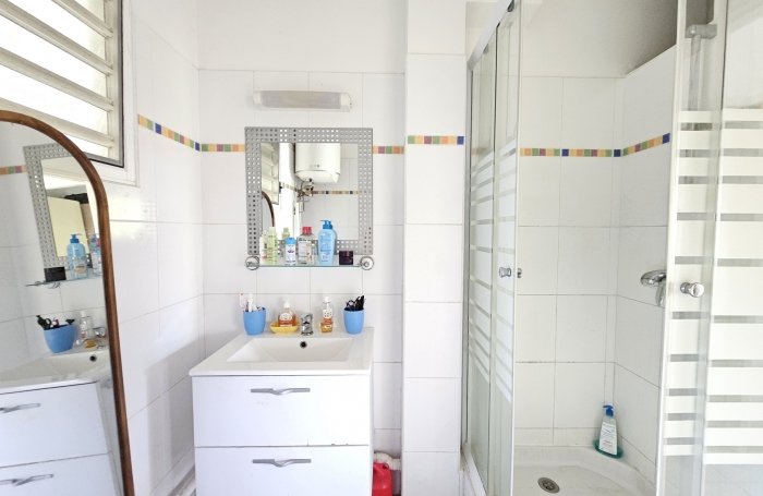 LUMINEUX T2 AVEC CAVE ET PARKING