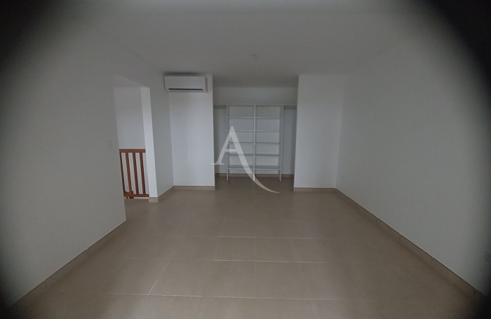 Location Appartement 90.13m² 3 pièces Fort de france