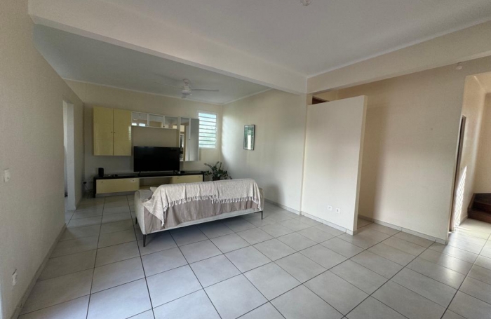 Location Maison 190m&sup2; 5 pi&#232;ces Fort de france