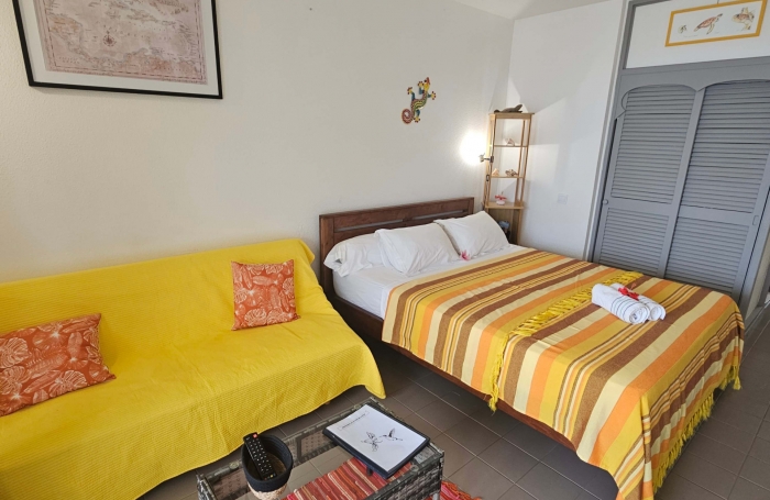 beau studio meublé avec vue mer dans résidence avec piscine