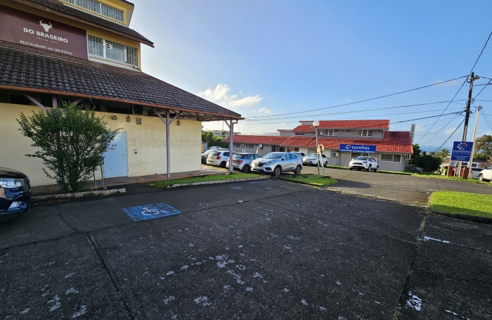 Local professionnel - 100 m2 - Cluny - 97233 SCHOELCHER