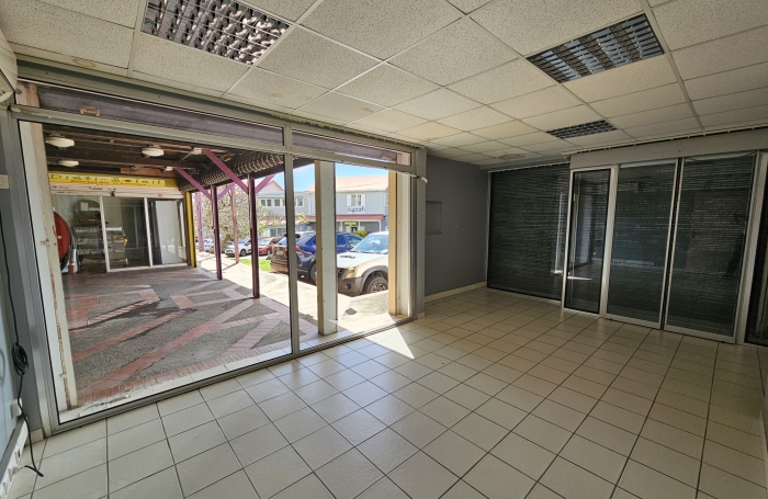 Local professionnel - 100 m2 - Cluny - 97233 SCHOELCHER