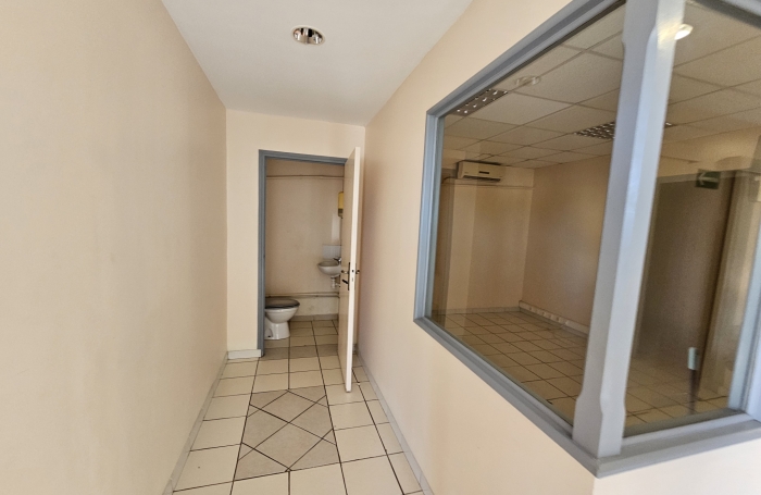 Local professionnel - 100 m2 - Cluny - 97233 SCHOELCHER