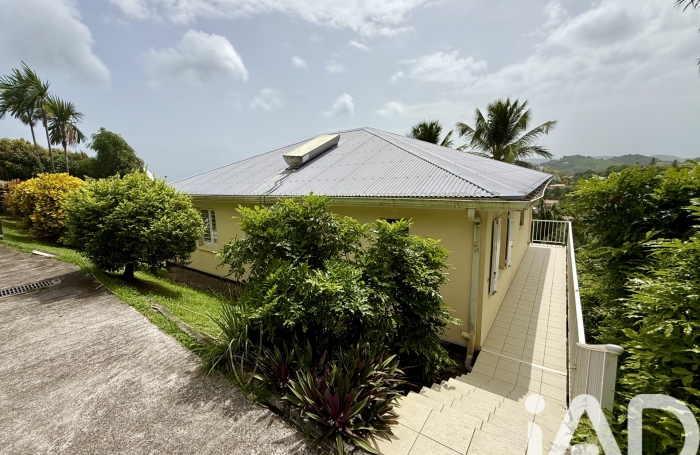 Vente Maison 97m&sup2; 5 pi&#232;ces La Trinité