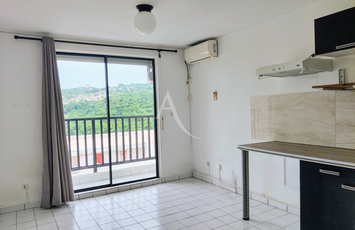 Location Appartement 17.53m² 1 pièce Fort de france