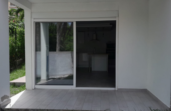 Villa T4 meubl&eacute; situ&eacute; au bourg des Trois-&icirc;lets