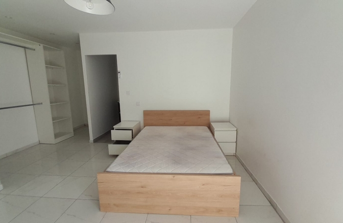 Villa T4 meubl&eacute; situ&eacute; au bourg des Trois-&icirc;lets