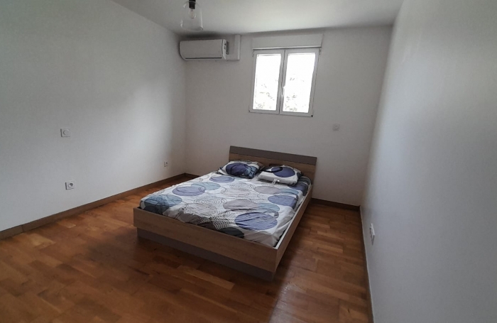 Villa T4 meubl&eacute; situ&eacute; au bourg des Trois-&icirc;lets