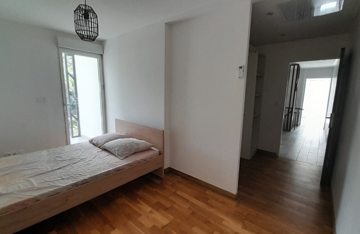 Villa T4 meubl&eacute; situ&eacute; au bourg des Trois-&icirc;lets