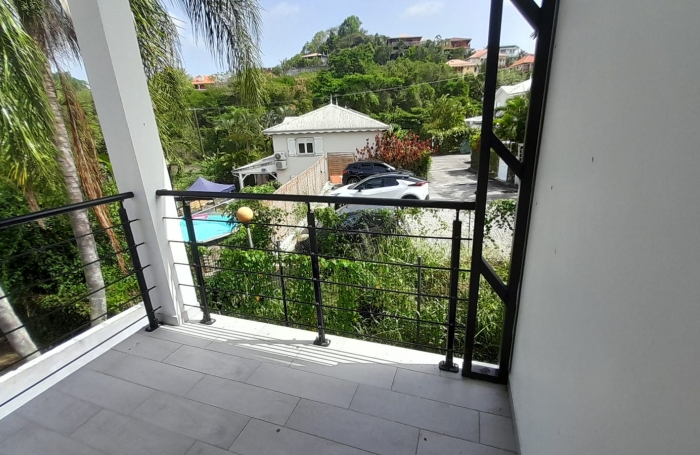 Villa T4 meubl&eacute; situ&eacute; au bourg des Trois-&icirc;lets