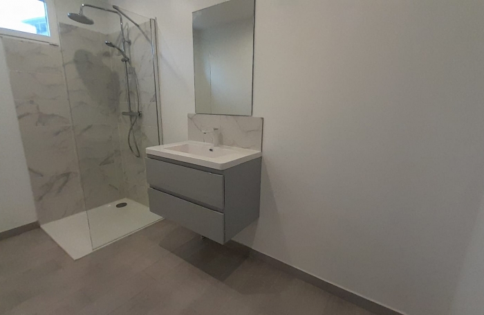 Villa T4 meubl&eacute; situ&eacute; au bourg des Trois-&icirc;lets