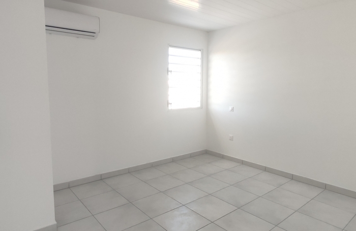 jolie maison Jumel&eacute;e en duplex- plafond de revenu impos&eacute;