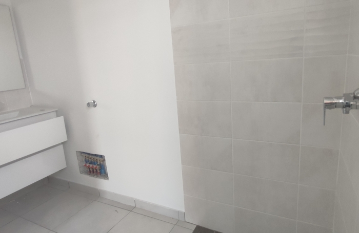 jolie maison Jumel&eacute;e en duplex- plafond de revenu impos&eacute;