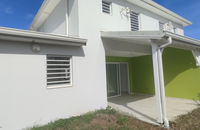 jolie maison Jumel&eacute;e en duplex- plafond de revenu impos&eacute;