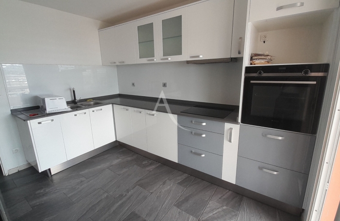 Vente Appartement 87.74m&sup2; 4 pi&egrave;ces La Trinit&eacute;