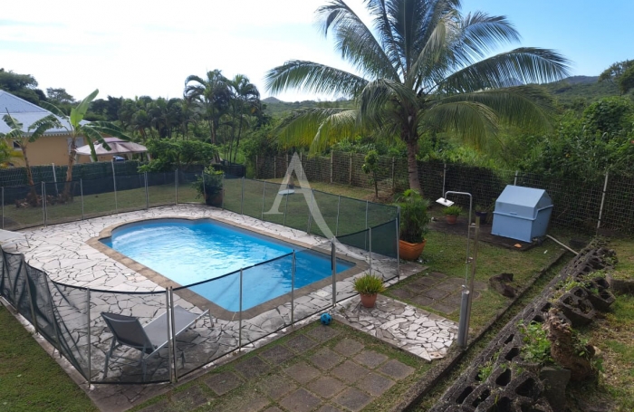 Vente Maison 127.03m&sup2; 6 pi&egrave;ces Sainte Luce