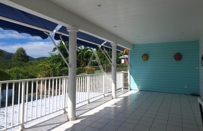 Vente Maison 127.03m&sup2; 6 pi&egrave;ces Sainte Luce