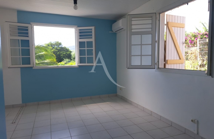 Vente Maison 127.03m&sup2; 6 pi&egrave;ces Sainte Luce