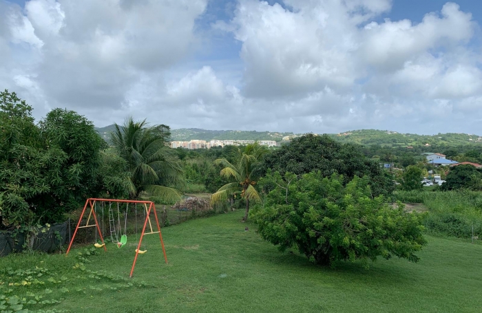 Haut de villa T4 en Rez de Jardin- Eau &eacute;lectricit&eacute; inclus- quartier LAUGIER