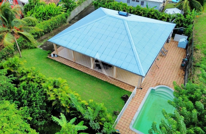 Vente Maison 110m&sup2; 5 pi&egrave;ces Rivi&egrave;re Sal&eacute;e