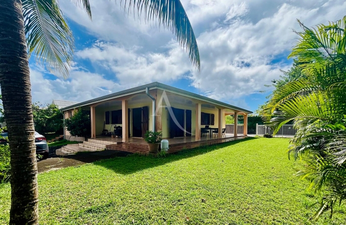 Vente Maison 110m&sup2; 5 pi&egrave;ces Rivi&egrave;re Sal&eacute;e