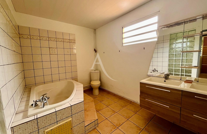 Vente Maison 110m&sup2; 5 pi&egrave;ces Rivi&egrave;re Sal&eacute;e