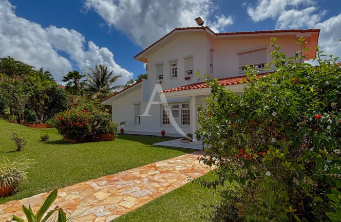 Vente Maison 412.27m² 10 pièces Schoelcher