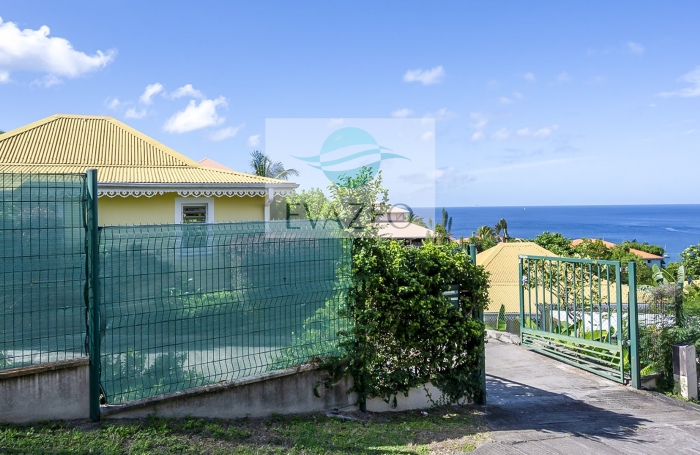 Villa vue mer r&eacute;nov&eacute;e - Piscine - 800m plage - LES ANSES D'ARLET