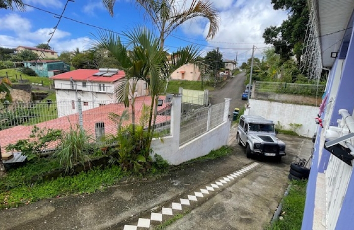 MAISON F4 AU MORNE ROUGE  avec un locataire en place .