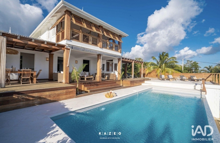 Vente Maison 200m&sup2; 7 pièces Case-Pilote