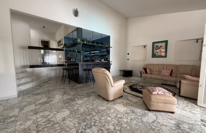 Superbe propri&eacute;t&eacute; en impasse avec vue mer - SHOELCHER