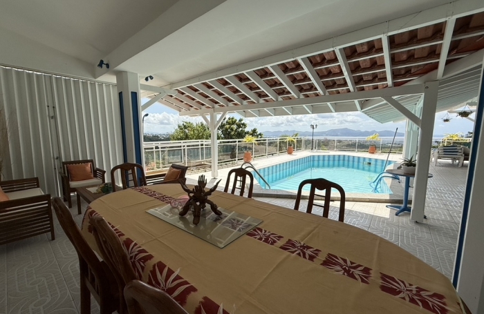 Superbe propri&eacute;t&eacute; en impasse avec vue mer - SHOELCHER