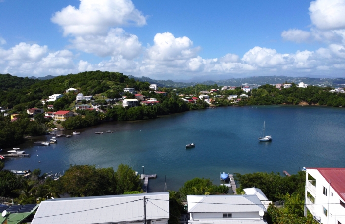 &Agrave; vendre : Maison sur trois niveaux avec vue mer, divis&eacute;e en trois appartements au ROBERT