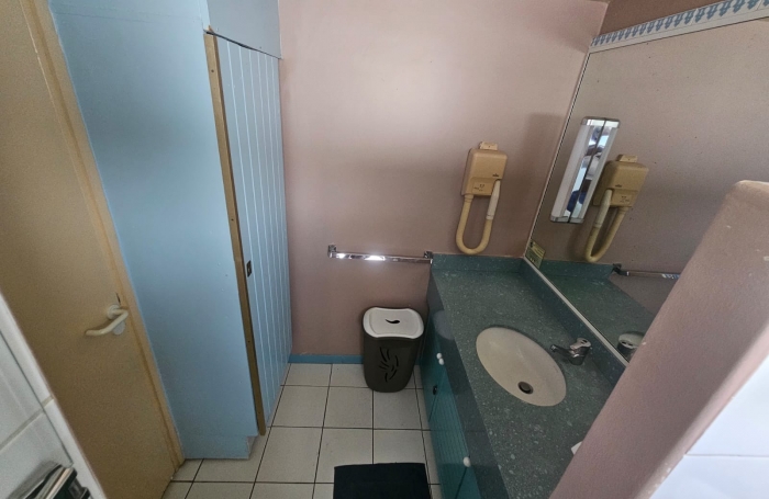 A vendre T1 aux Trois-&Icirc;lets