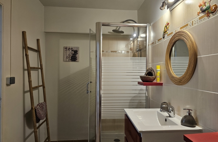 VILLA  T3 AVEC PISCINE + T2 INDEPENDANT