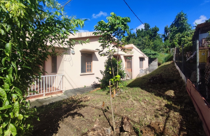 Maison de bourg &agrave; r&eacute;nover