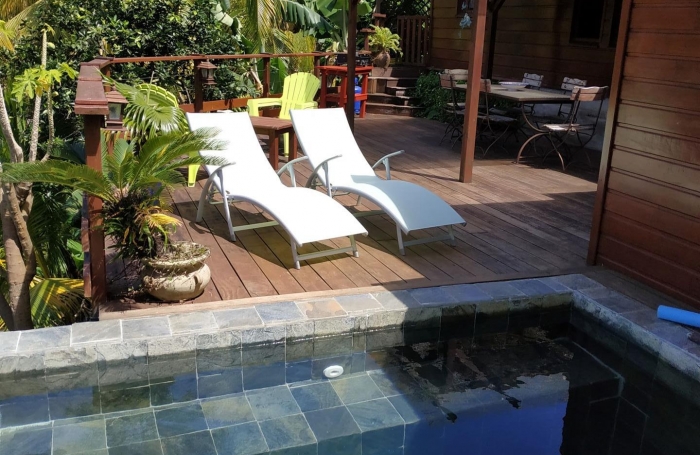 Ensemble 4 habitations + 4 piscines - Terrain 4845m2 - RIVIERE PILOTE