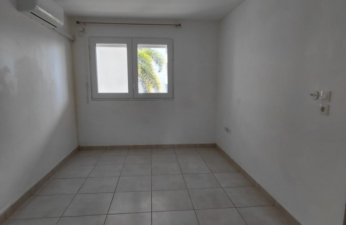 Appartement F2 en r&eacute;sidence Senior, calme dans un environnement agr&eacute;able - SCHOELCHER
