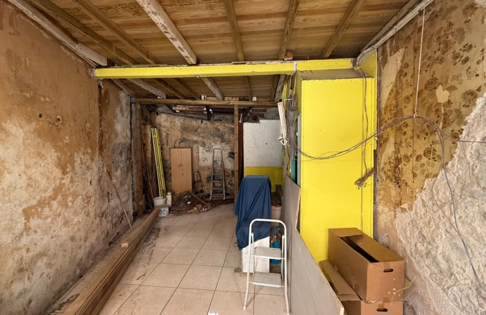 MAISON DE VILLE A RENOVER